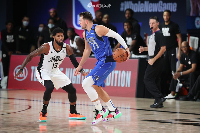 会站在世界 会站在世界