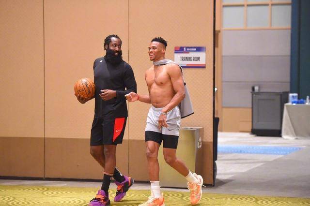 依赖边后卫 依赖边后卫